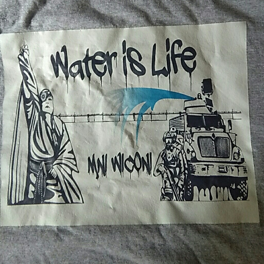 Water is life TShirt XL